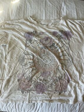 Aeropostale White Graphic Sun & Floral Tee